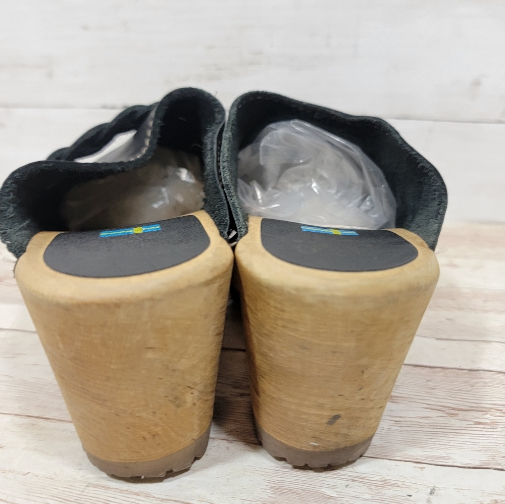 MIA Gray Leather Clogs with Wooden Heel - Picture 8 of 11